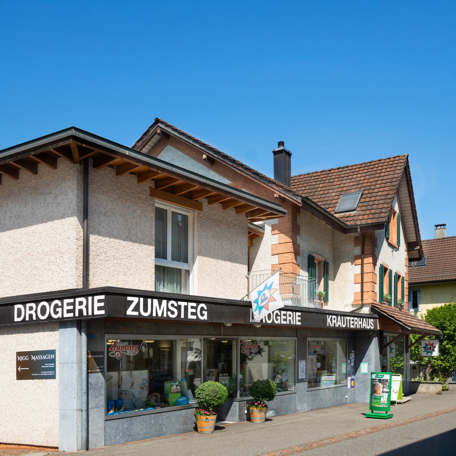 Drogerie Zumsteg AG in Turgi – Fassade und Kräuterhaus an der Bahnhofstrasse 7
