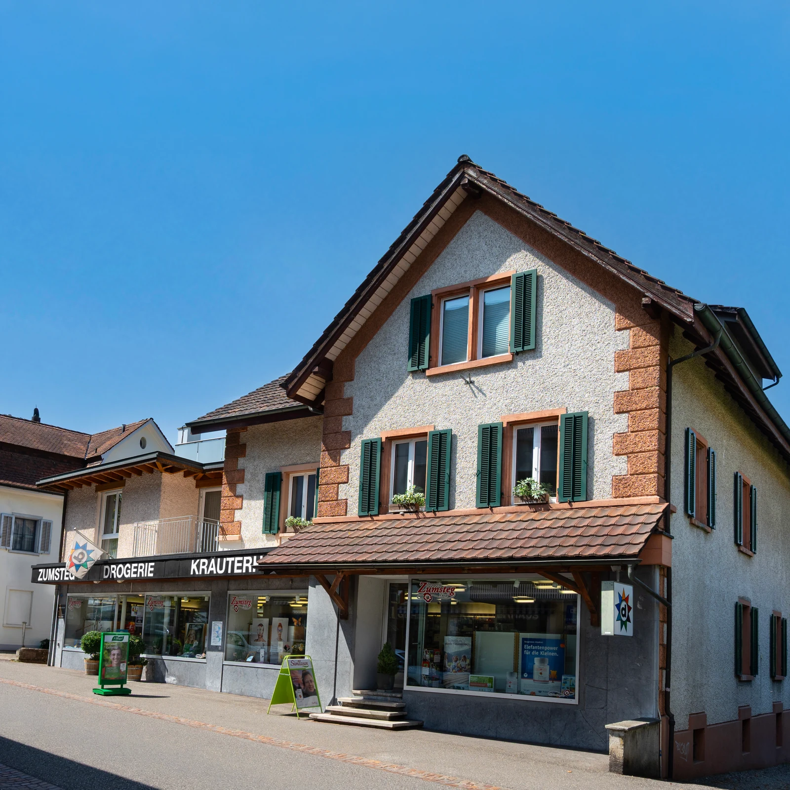 Drogerie Zumsteg AG – Haus zum Röseligarten Eingangsbereich in Turgi